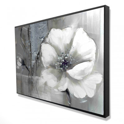" Monochrome And Silver Flowers "
