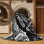 Tapis d'inspiration mondiale gris et noir lavable à la machine Orfelinda-467885016