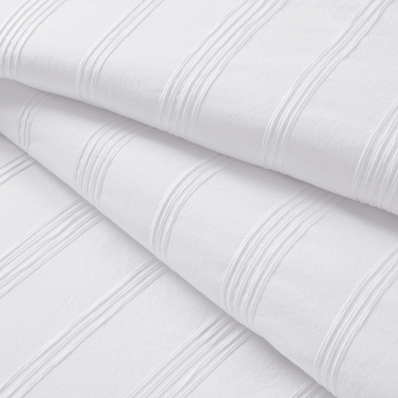 Literie rayée tissée, tons doux, rembourrage de 200 g/m², infroissable - Microfibre, idéale pour une chambre d'ado minimaliste.