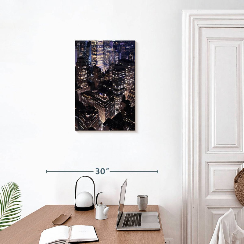Lilie New York la nuit, H 24 po x l 16 po