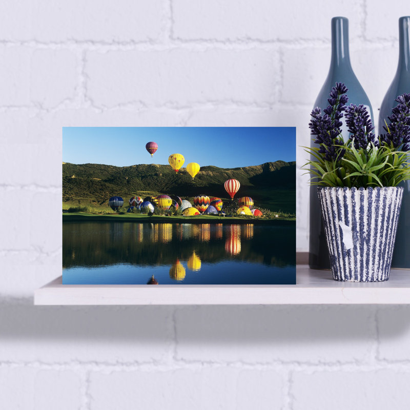 1980S Ballooning At Snowmass Colorado Usa Classic Colorful Retro Wall Art, H 12 po x l 18 po