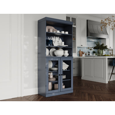 Garde-manger 32 po Kaniesha en bois massif avec portes en verre transparent et tablettes réglables