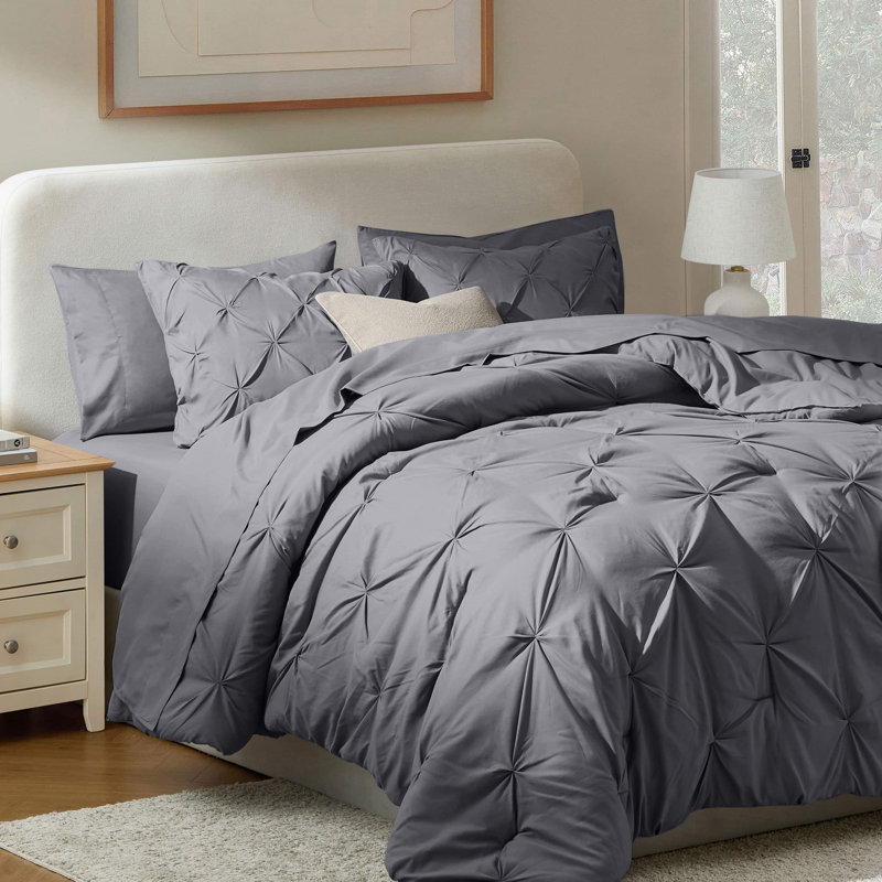 Ensemble d'édredon plissé avec draps Bed-in-a-Bag, Édredon de grande taille et 6 pièces supplément, Gris foncé