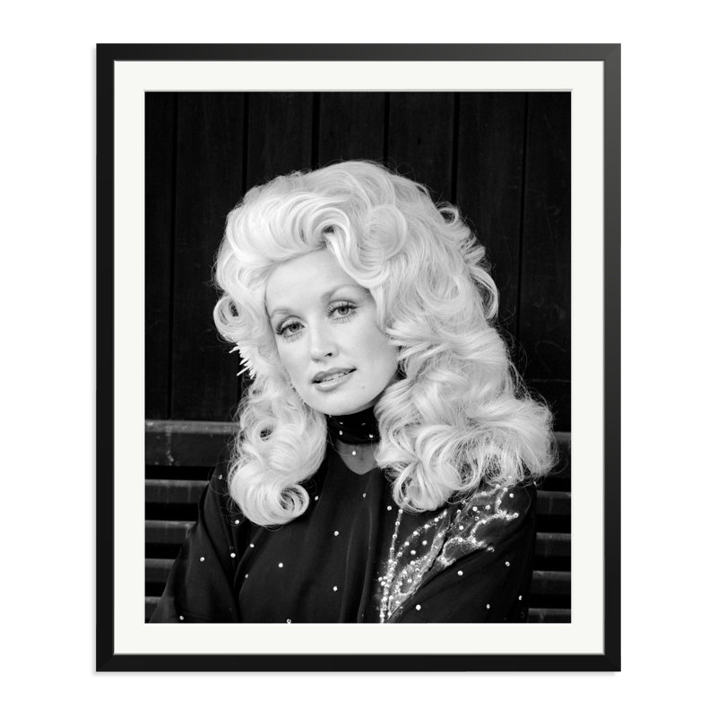 Dolly In London, Black, 38" H x 32" W