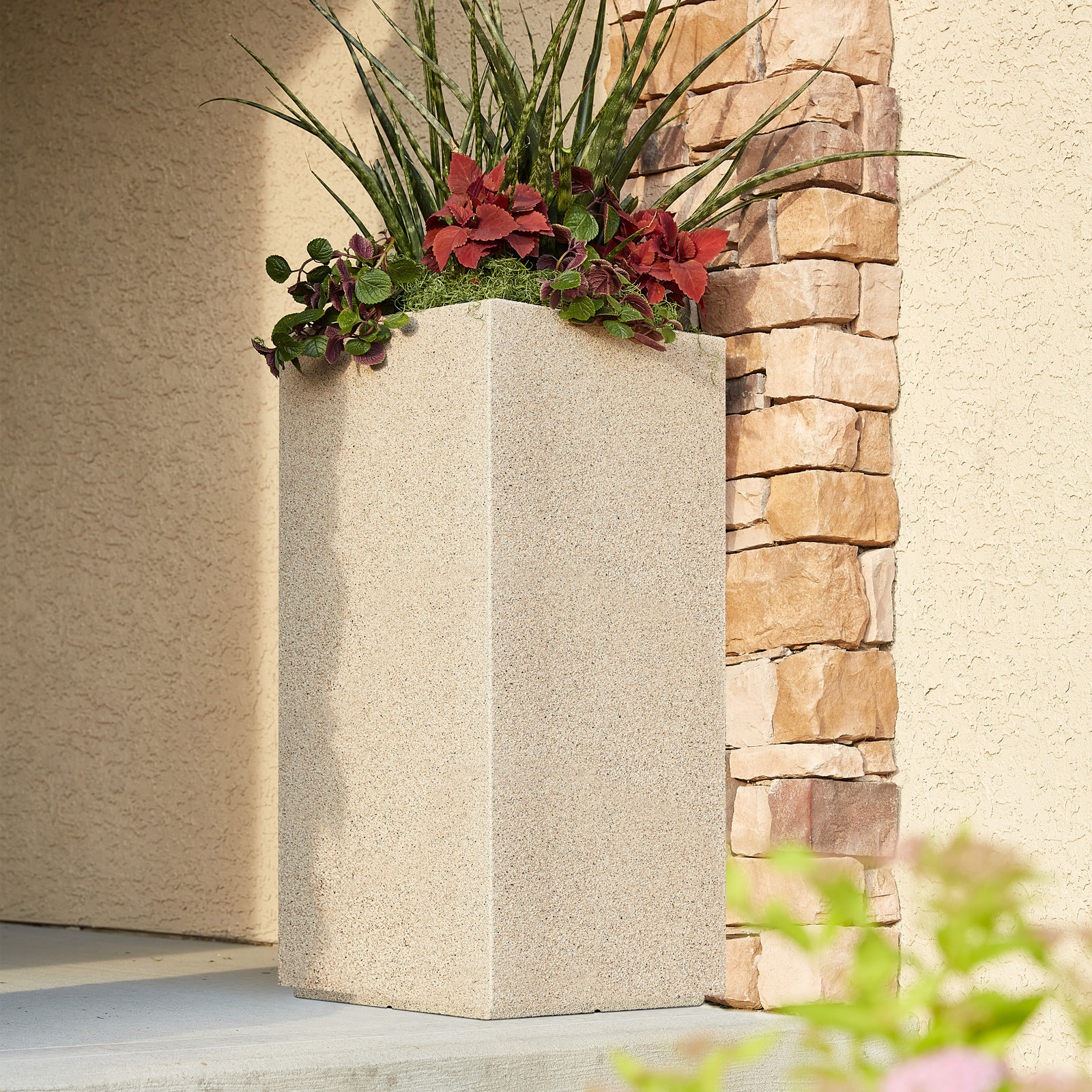 Gita 16" Pot Planter, Sandstone Granite