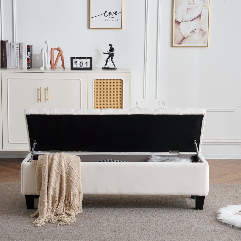 Banc avec siège capitonné et pieds robustes
