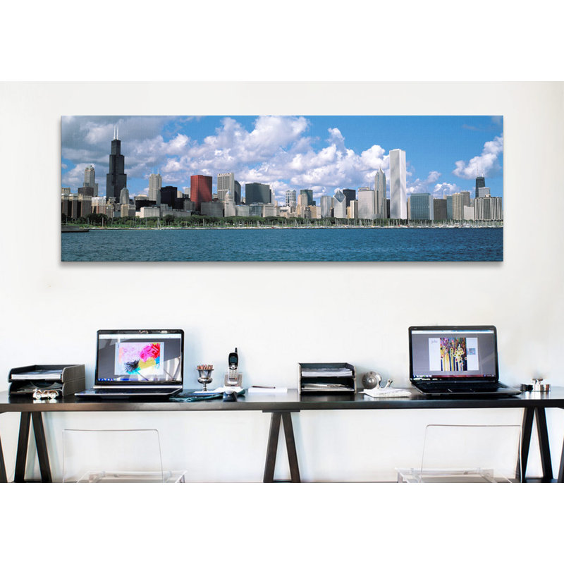« clouds, chicago, illinois », reproduction de photo sur toile, H 12 po x l 36 po x P 1,5 po, Toile tendue