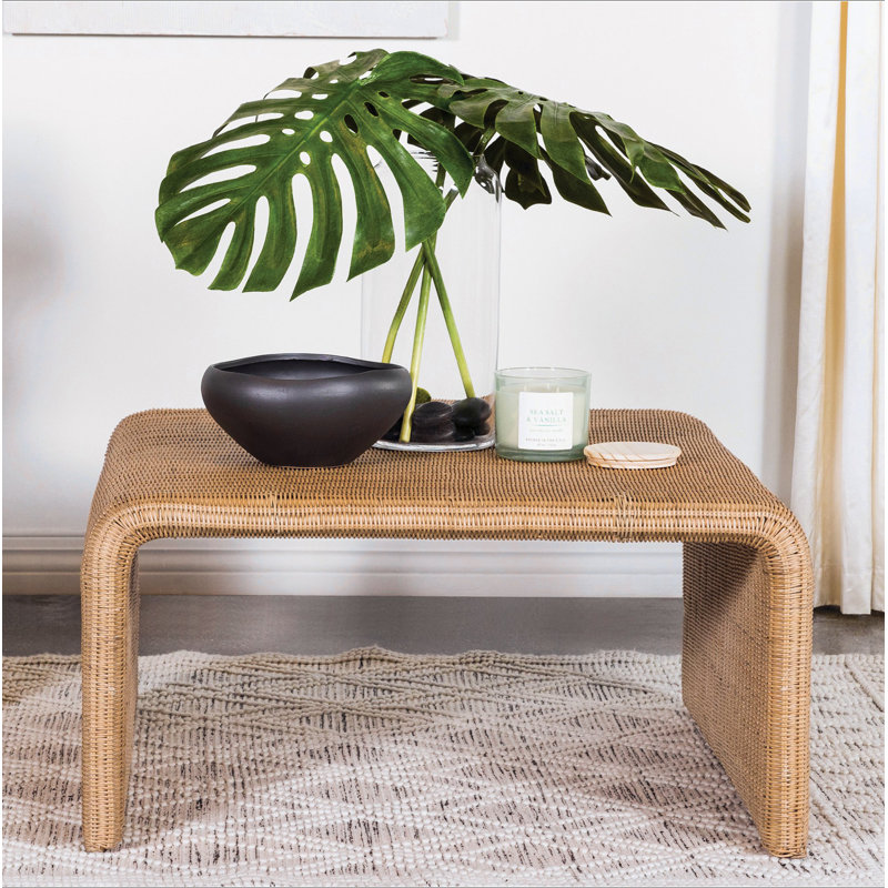 Table basse carrée en rotin tissé