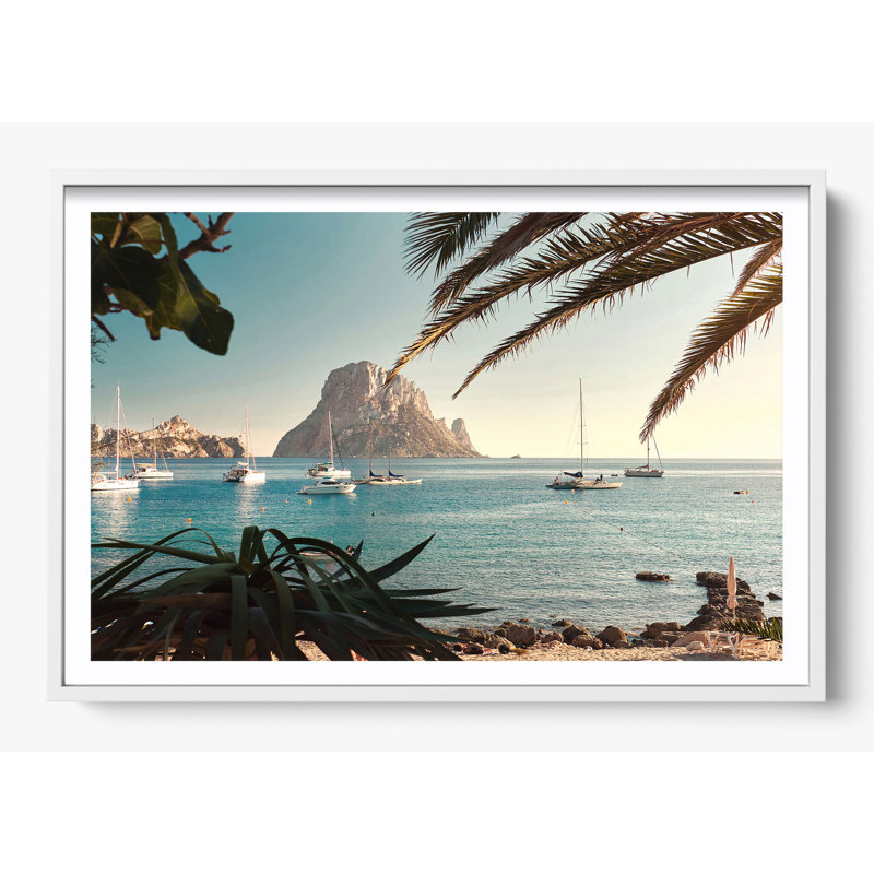 "Es Vedra", H 26 po x l 38 po, Impression encadrée avec passe-partout, Blanc