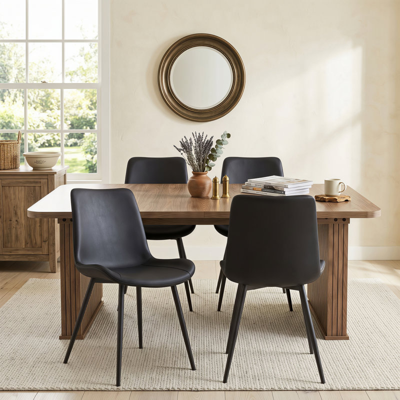 Ensemble de table de salle à manger extensible 63,09 "à 78,84" avec chaises en similicuir et base cannelée, Black