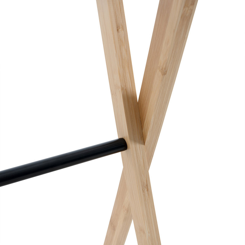 Vêtements et supports à vêtements