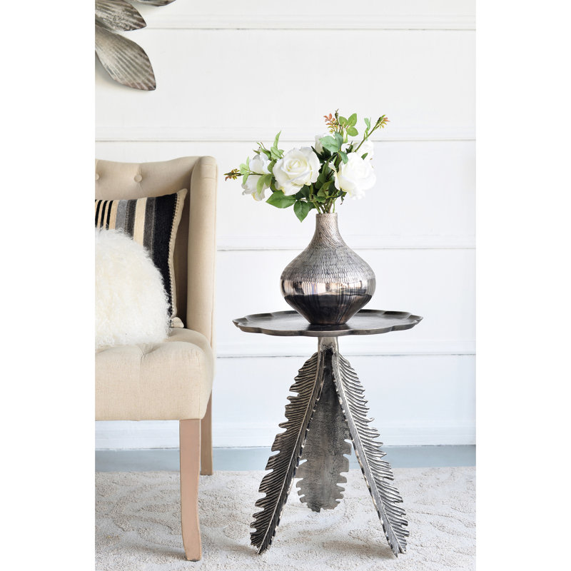 Table d'appoint en aluminium avec motif de feuille de beauté et de grâce argent antique