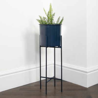 Windrim Metal Pot Planter