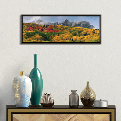 «Kebler Pass Fall colours - Colorado Autumn Aspen Forest Panorama», reproduction d'art sur toile encadrée