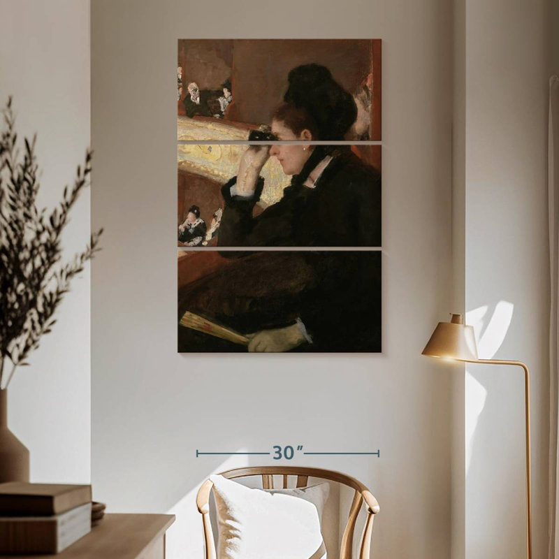 Leisha dans la loge, H 65 po x l 42 po
