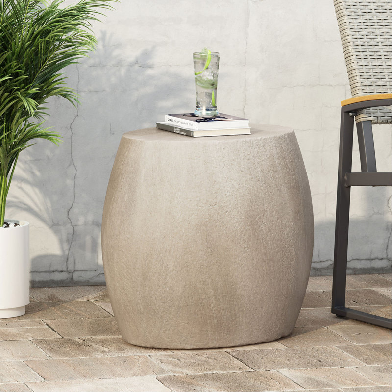 Table d'appoint d'extérieur en béton léger