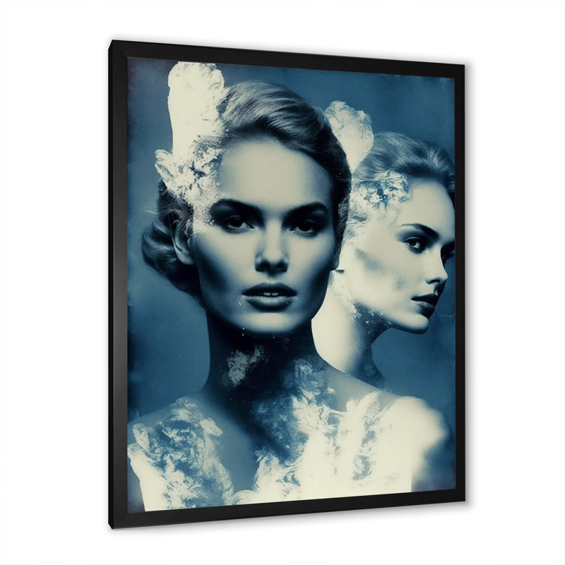 Chayil modèles double exposition en bleu rétro II sur toile, Cadre photo noir, H 20 po x l 12 po x P 1 po