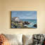 Tableau sur toile représentant une maison en bois à flanc de falaise et des vagues océaniques - Décoration murale côtière-1803259043