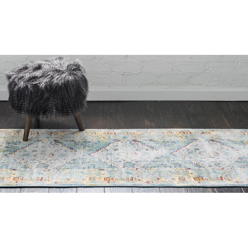 Folmar Oriental Indoor Rug, Runner 2'7" x 10'