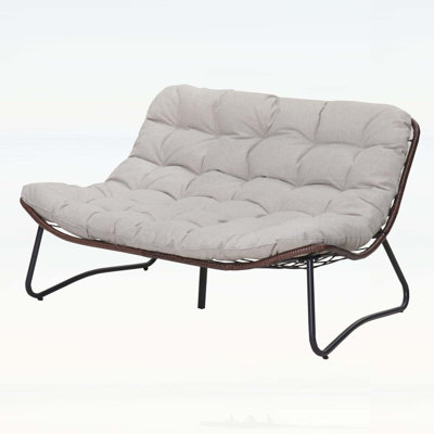 Canapé de patio avec coussin épais de luxe, osier résistant aux intempéries et conception ergonomique pour un confort extérieur