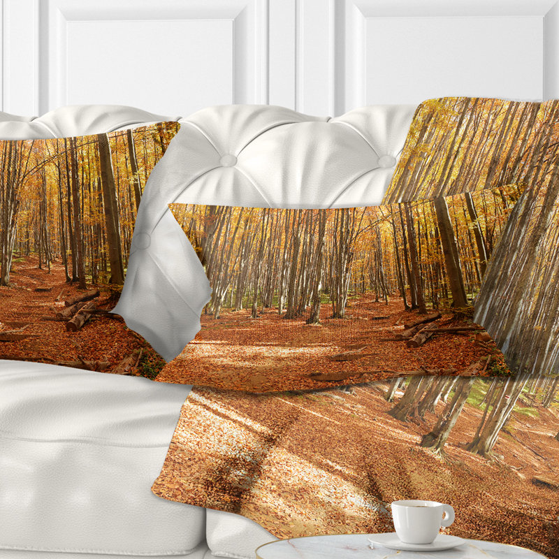 Forêt colorée d'automne avec des feuilles tombées - Coussin décoratif imprimé forêt, Rectangle, 12 po x 20 po