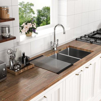 Évier de cuisine encastrable 33X19 à double cuve en acier inoxydable de calibre 18, 9 pouces de profondeur, facile à entretenir, support à roulettes et crépine 2 en acier avec grille de rinçage inférieure 2