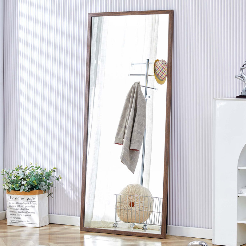 Miroir pleine grandeur en bois massif
