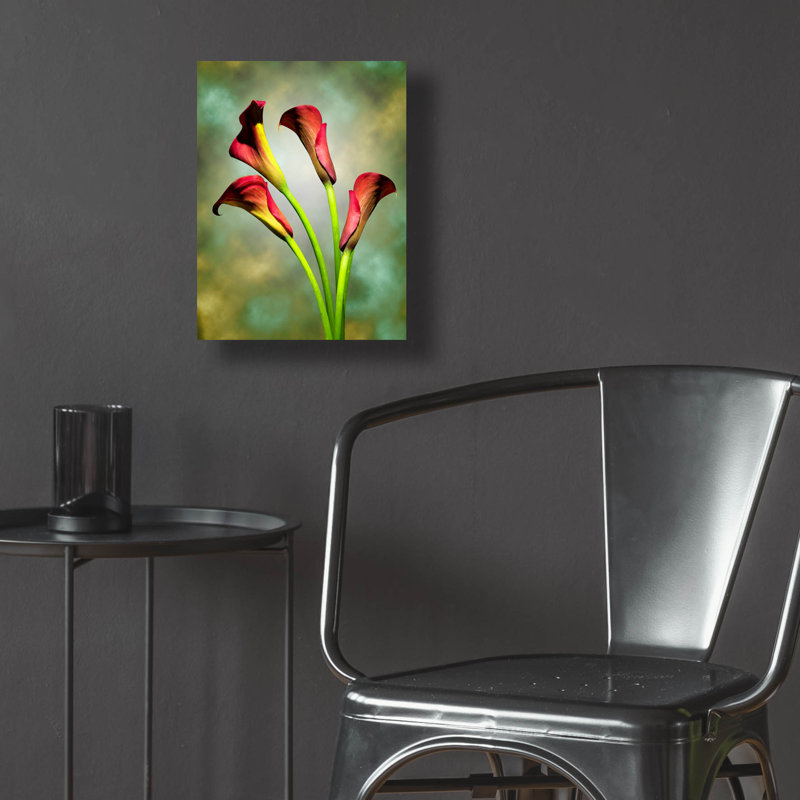 "Fleurs rouges" par Mark Ashkenazi, H 16 po x l 12 po x P 0,13 po