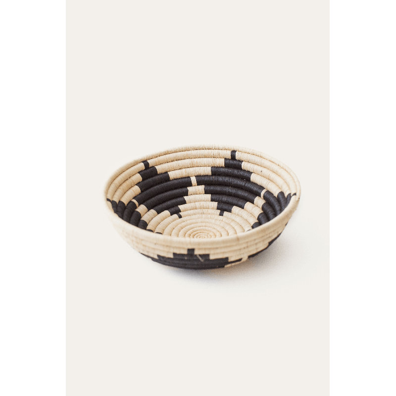 Petal Raffia Plateau