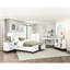 Bibliothèque rustique blanche à 4 tablettes - Mobilier en bois pour la chambre à coucher et le salon dans une maison en bois design