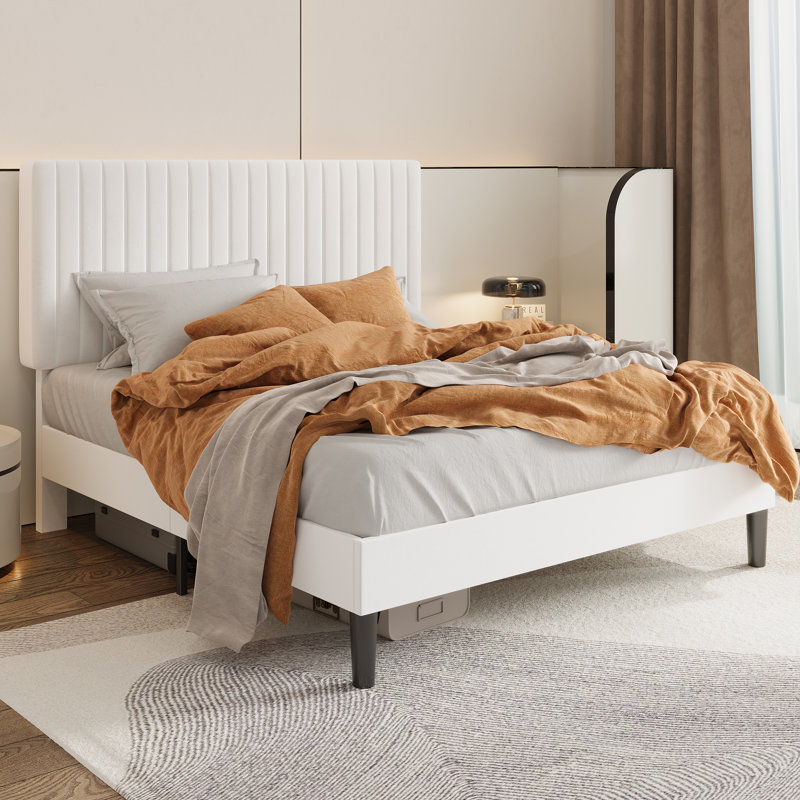 Lit plateforme tapissier en velours avec tête de lit capitonnée verticale ajustable, Blanc, Grand