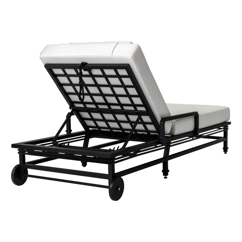 Eterna Outdoor Chaise Lounge
