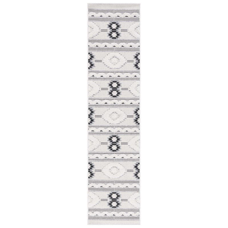 Oumar Area Indoor/Outdoor Area Rug in Ivory/Black, Runner 2' x 8'