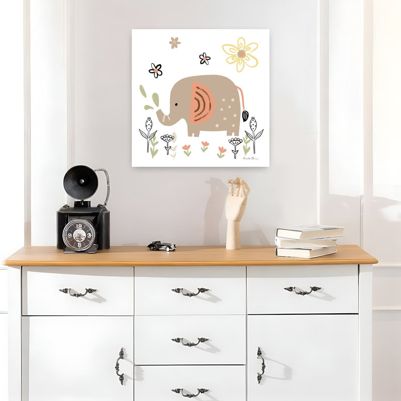 Bébé éléphant, art floral contemporain, H 18 po x l 18 po