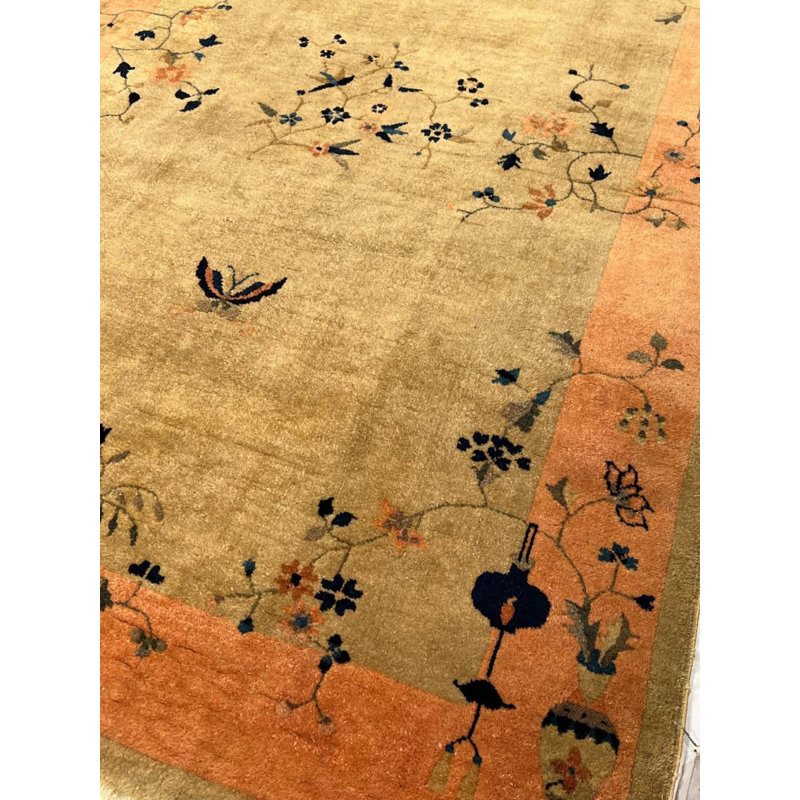 Floral Area Rug in Beige