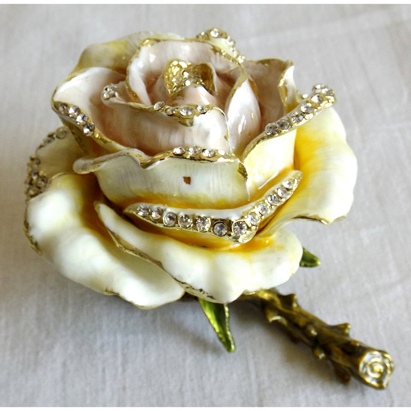 Boîte à bijoux rose, Jaune
