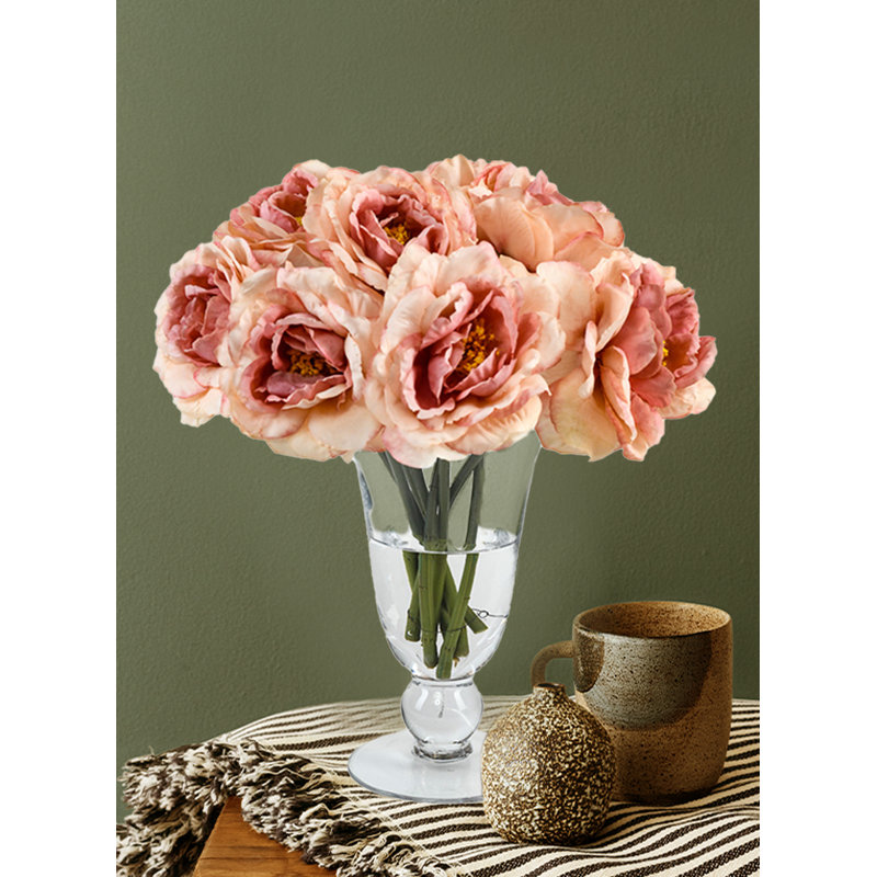 Roses Eftime dans un vase