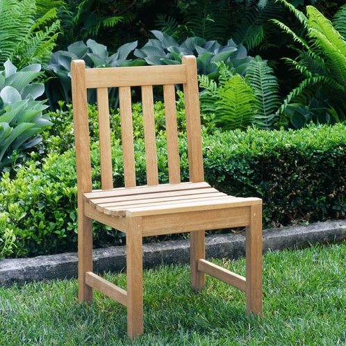 Classic Outdoor Lounge Chair