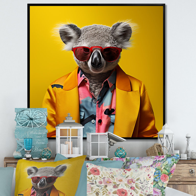 Jaune en costume Koala I - Koala, art mural animal, Cadre flottant noir, H 36 po x l 36 po x P 1,5 po