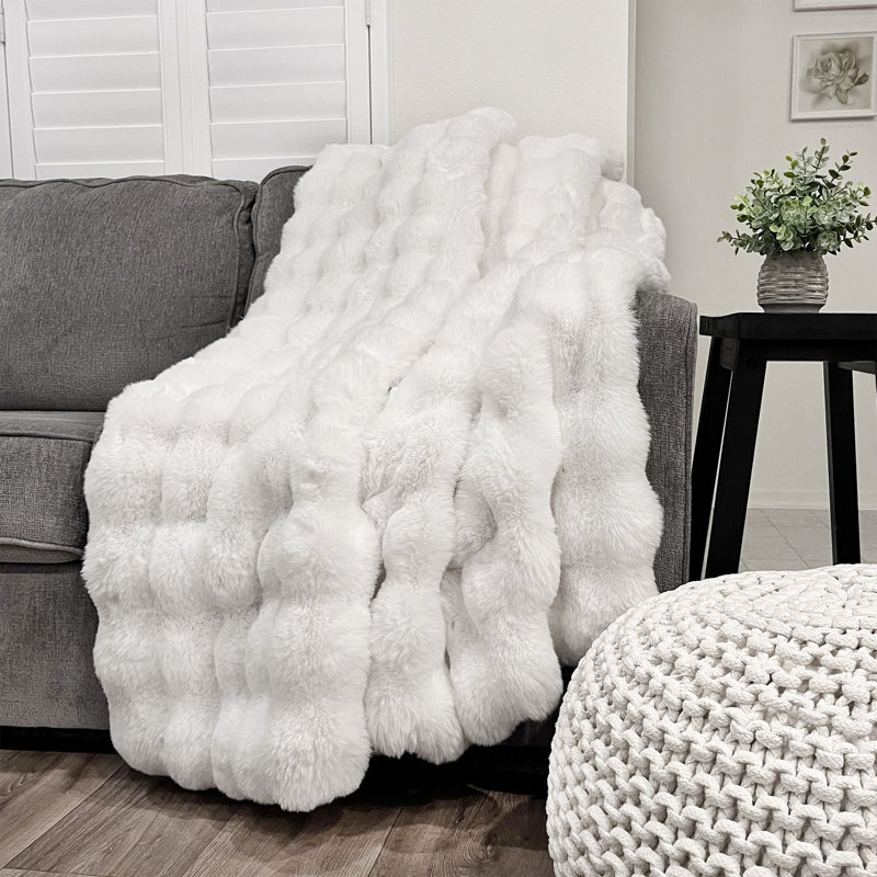 CUBBY THROW, White
