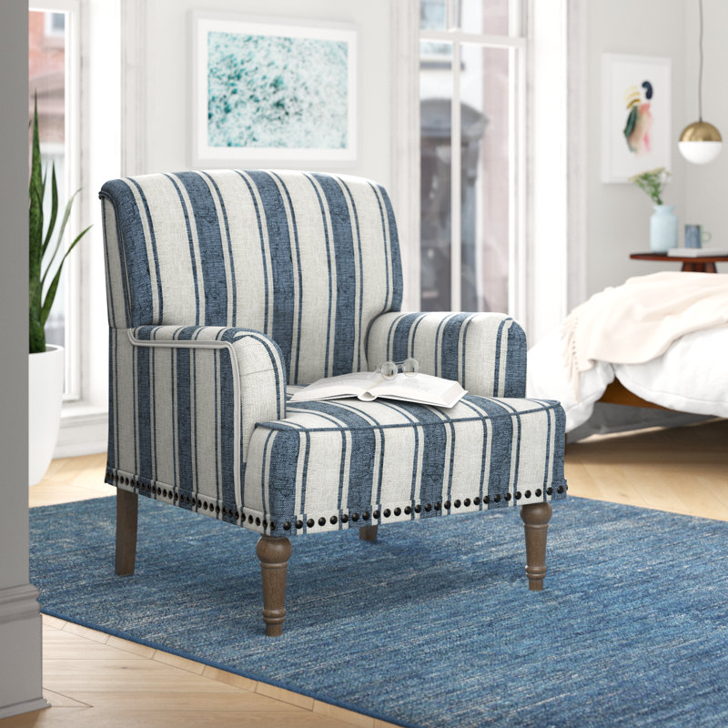 Fauteuil l 28,7 po Arching avec pieds en bois massif et garniture cloutée, Rayures bleu marine