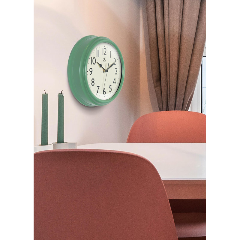 Horloge murale Mid-Century / Moderne ronde en plastique 9,5 pouces, Vert