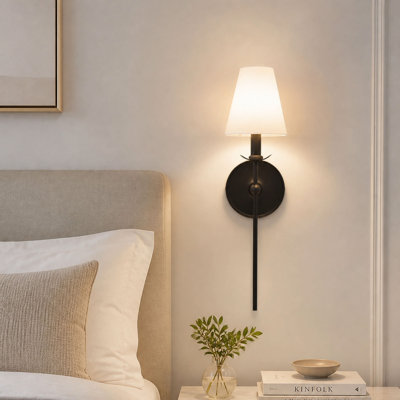 Applique murale moderne de style transitionnel à une lumière avec abat-jour en tissu