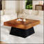 Table basse carrée moderne avec dessus et piètement en bois veiné, style ferme du milieu du siècle, idéale comme élément central de salon.