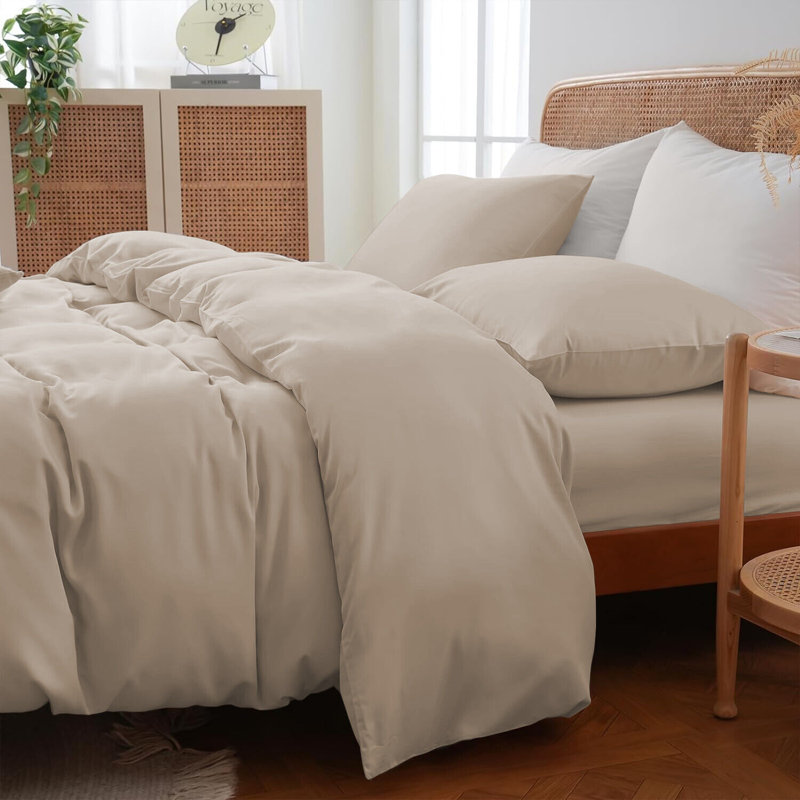 Premium 4-Piece Microfiber Duvet Cover Complete Set, Beige, Double Duvet Cover Set + 3 Additional Pieces