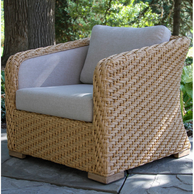 Edicott Premium All-Weather Wicker Outdoor Lounge Chair