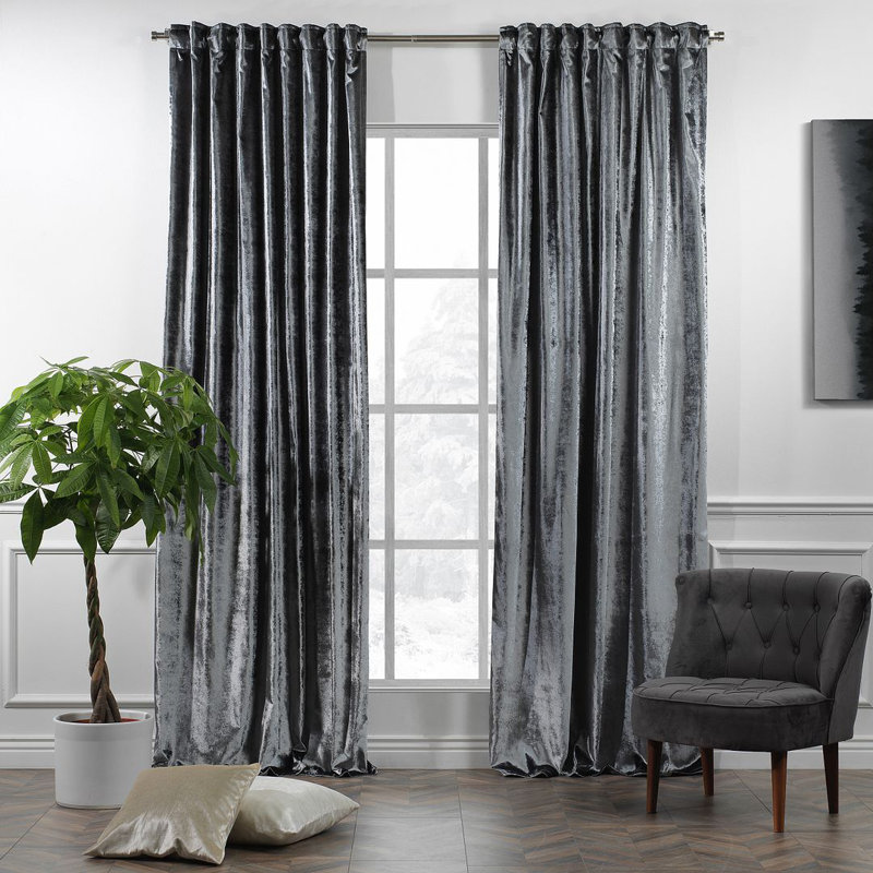 Panneau de rideau simple doublé occultant en velours brillant extra large et très long, L 52 po x L 228 po, 18 gris