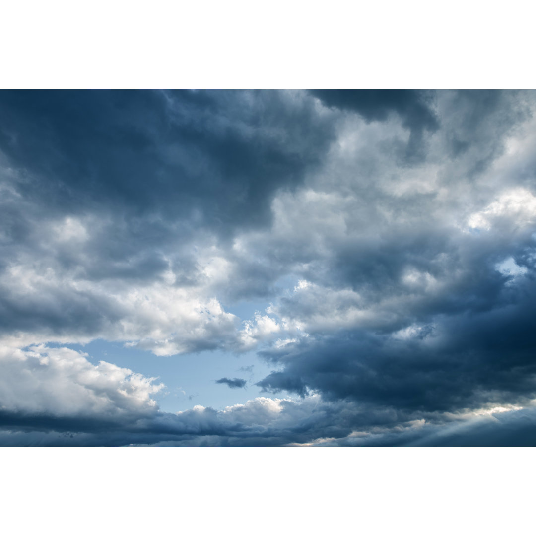 Dunkle Sturmwolken von Xijian - Druck auf Leinwand ohne Rahmen