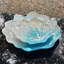 Assiettes en verre irisé à motif pétoncles, ensemble de 2, bleu, turquoise et blanc, 29,8 cm de large