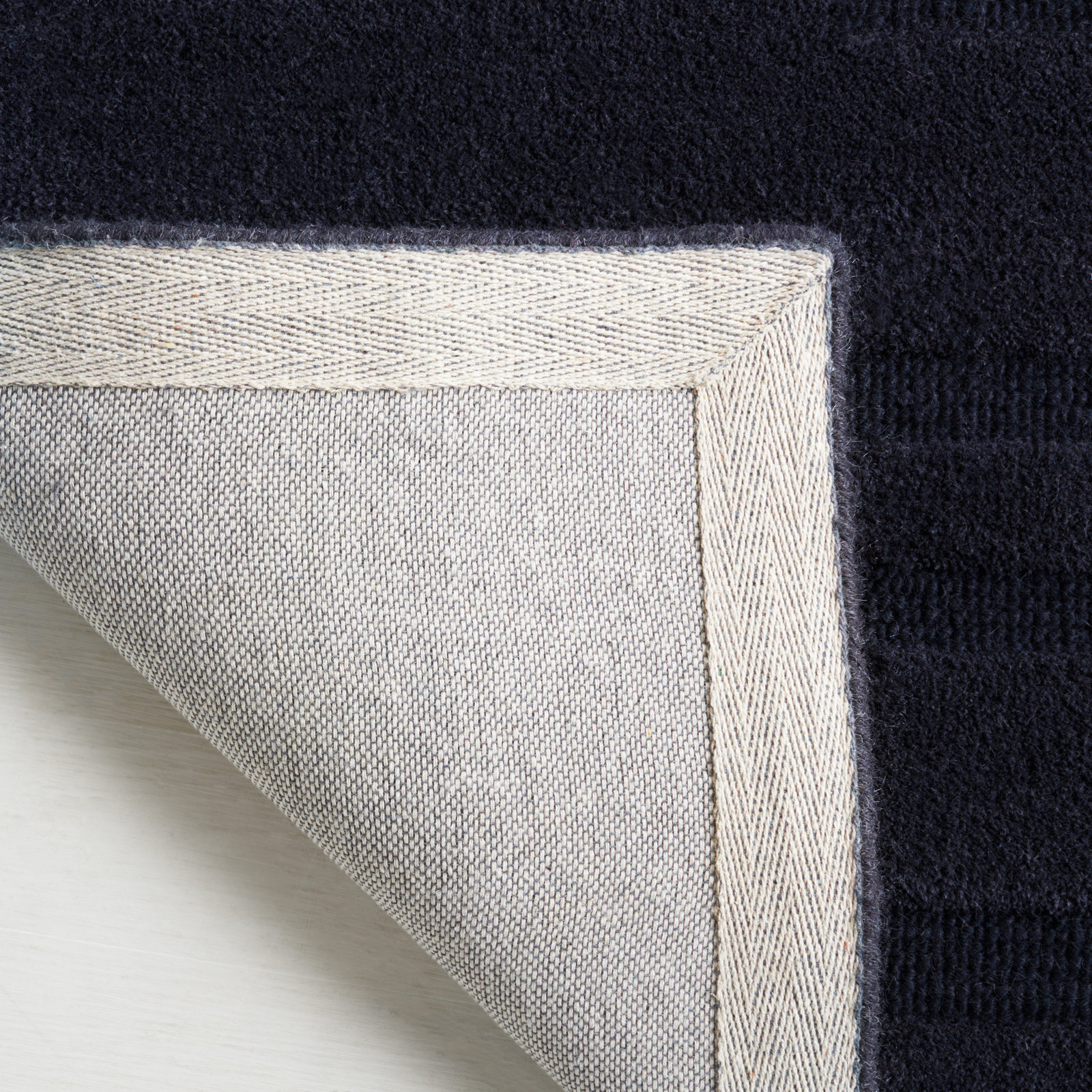 Fairborn Black Hand-Tufted Wool Rug, Rectangle 3' x 5'